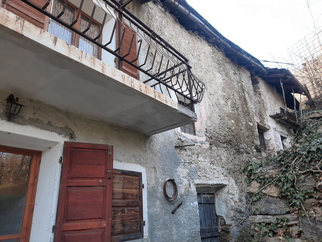 Foto 3 di 13 - Casa indipendente in vendita a Chiomonte