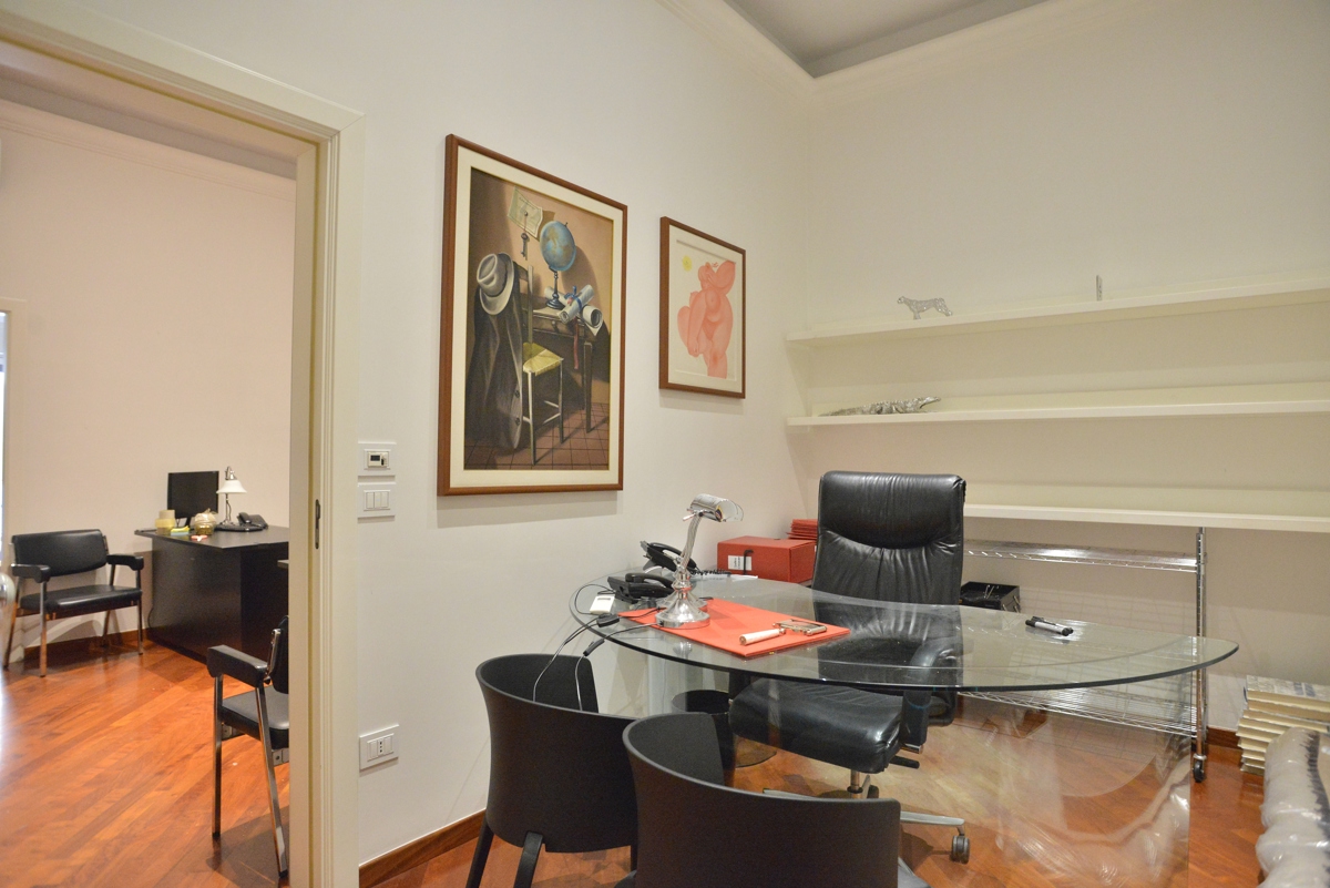 Foto 17 di 26 - Ufficio in affitto a Bari