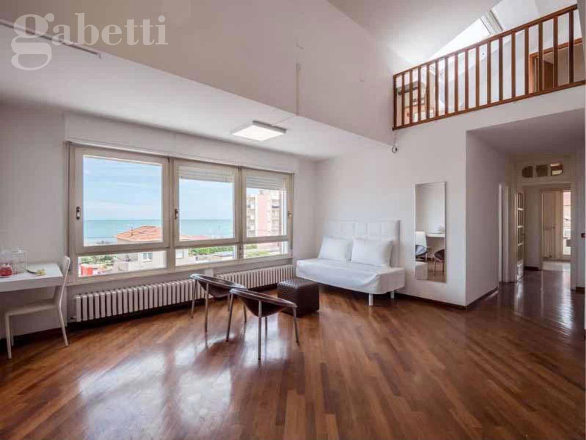 Foto 1 di 21 - Appartamento in vendita a Senigallia