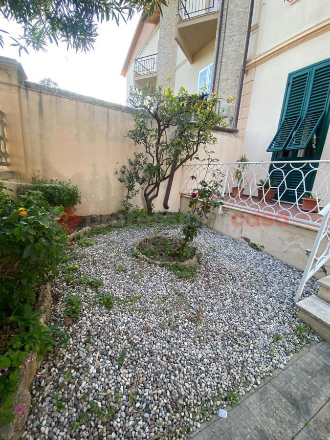 Foto 3 di 23 - Appartamento in vendita a Livorno