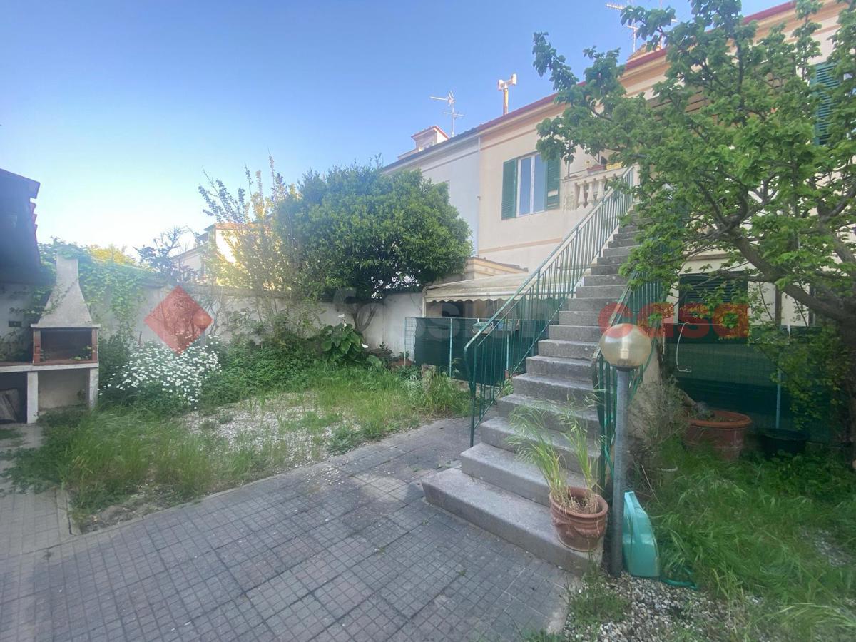 Foto 1 di 23 - Appartamento in vendita a Livorno
