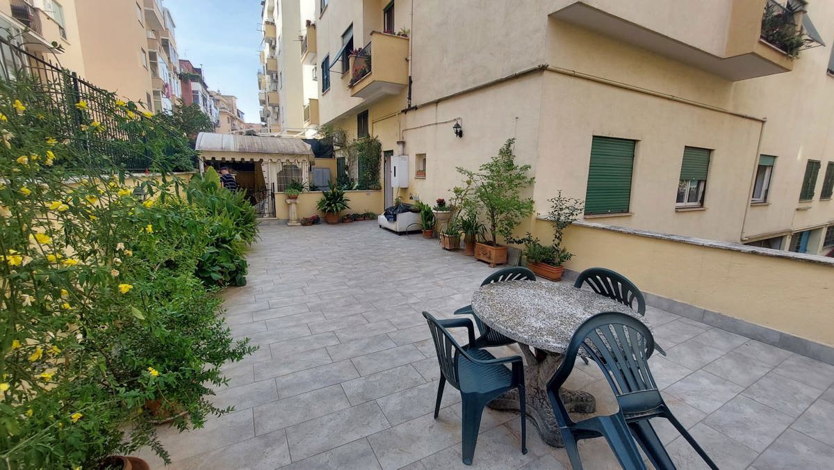 Foto 1 di 32 - Appartamento in vendita a Roma