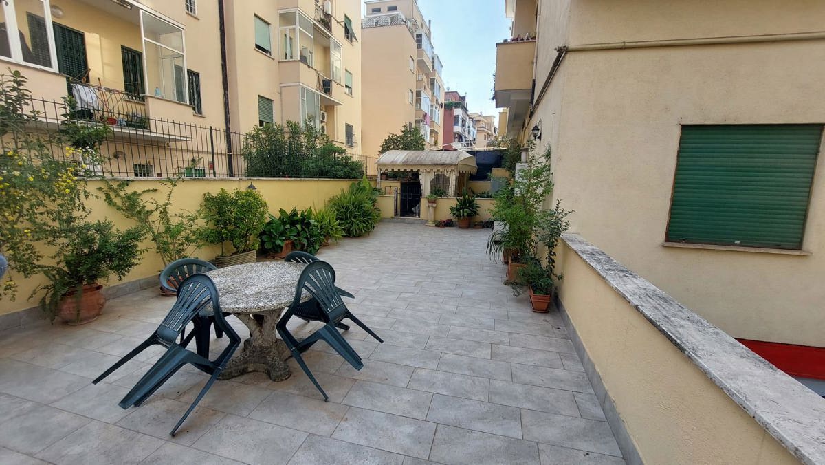Foto 2 di 32 - Appartamento in vendita a Roma