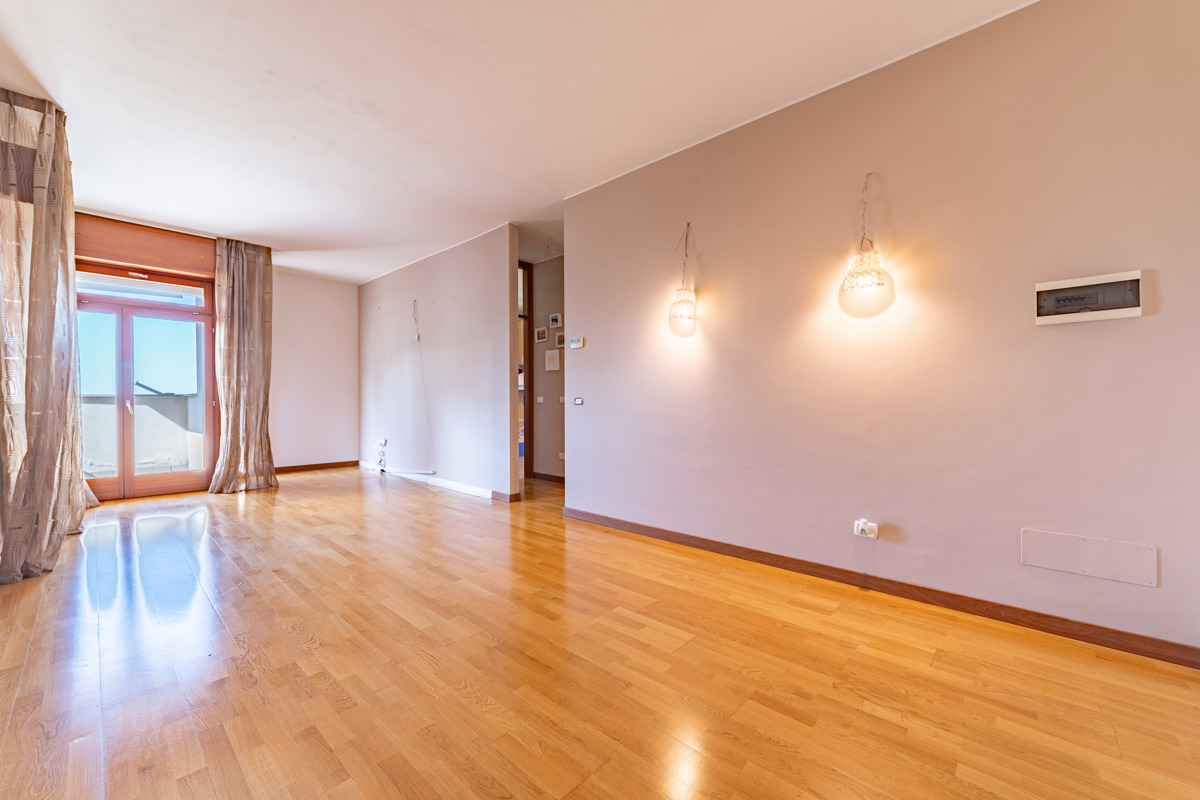 Foto 1 di 36 - Appartamento in vendita a Milano