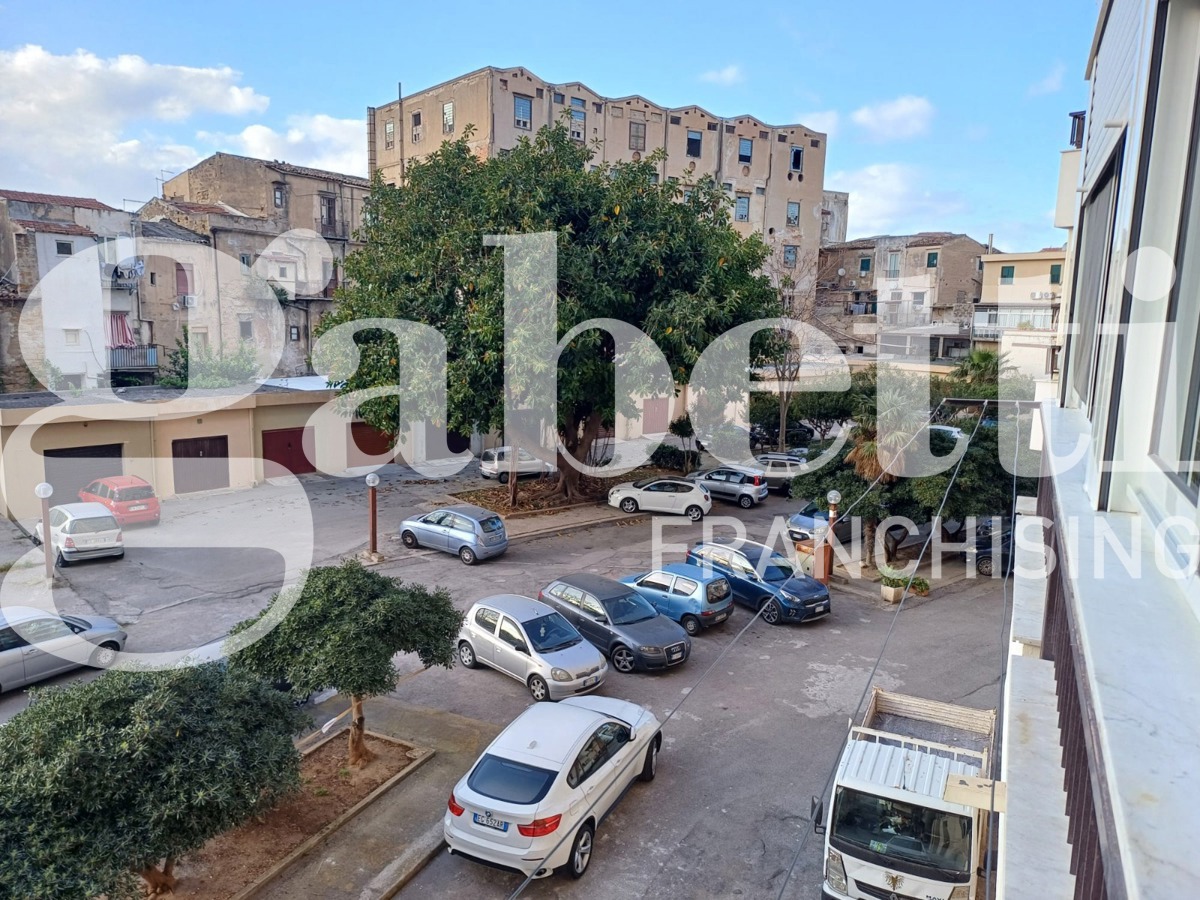 Foto 2 di 31 - Appartamento in vendita a Palermo
