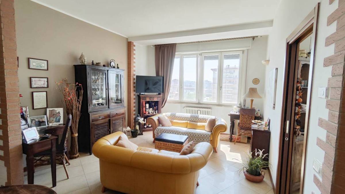 Foto 4 di 36 - Appartamento in vendita a Piacenza