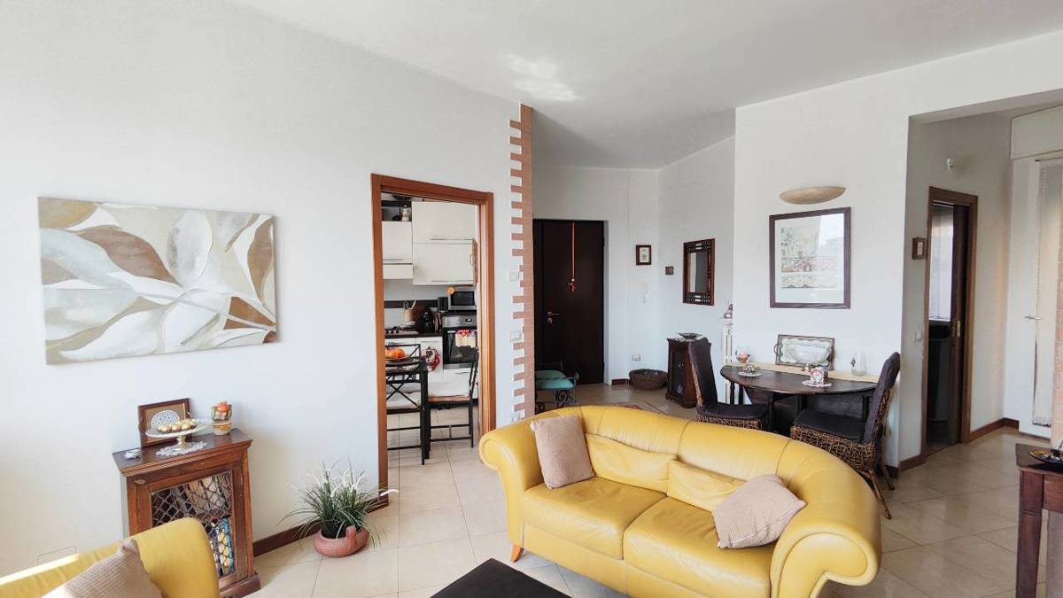 Foto 3 di 36 - Appartamento in vendita a Piacenza