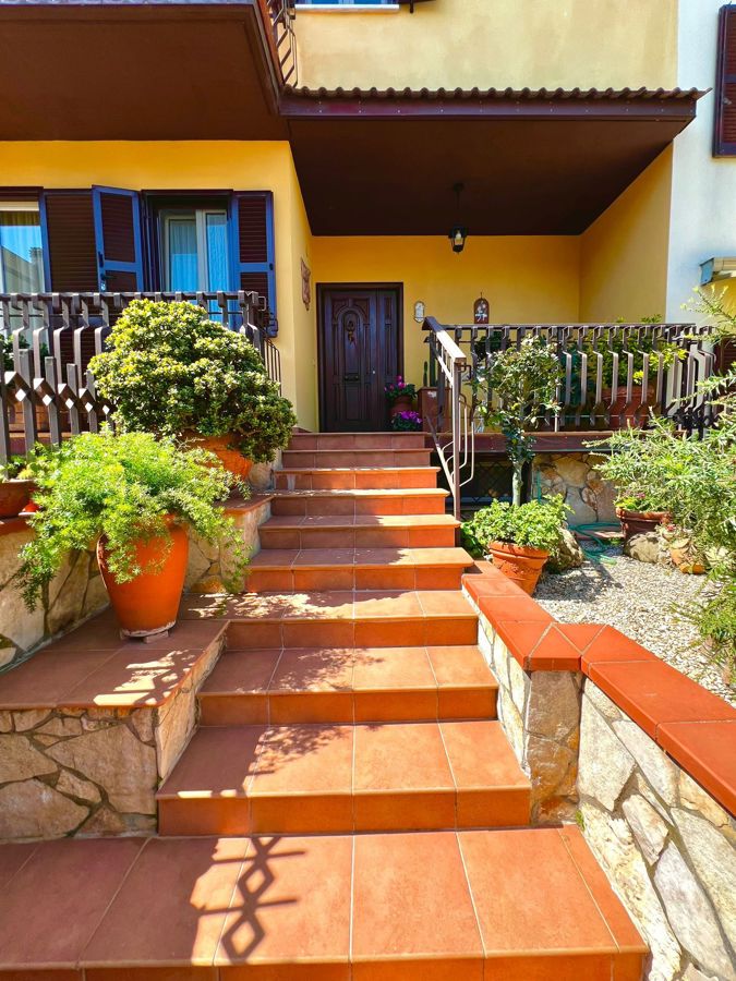 Foto 1 di 42 - Villa a schiera in vendita a Monterotondo
