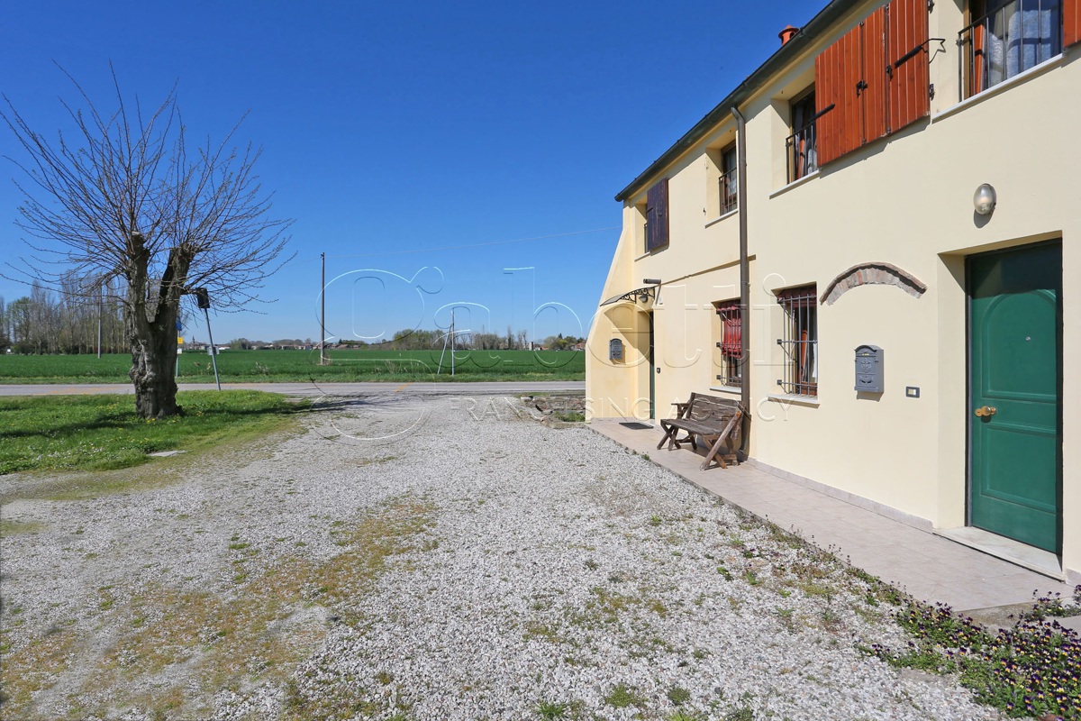 Foto 21 di 21 - Casa indipendente in vendita a Ferrara