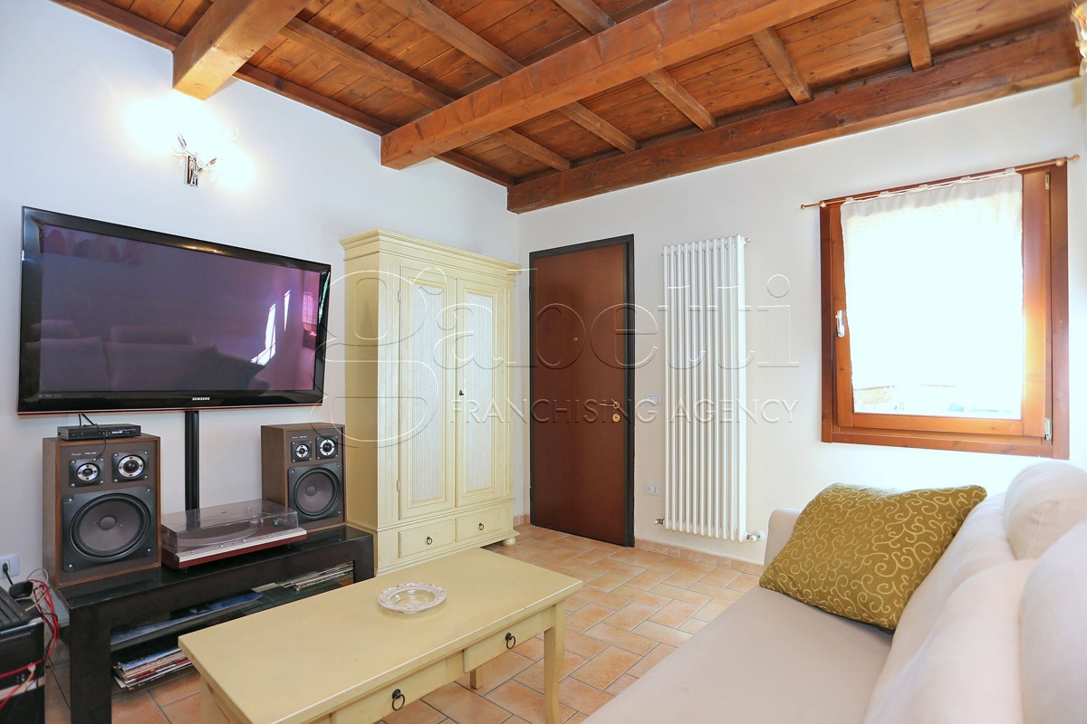Foto 1 di 21 - Casa indipendente in vendita a Ferrara