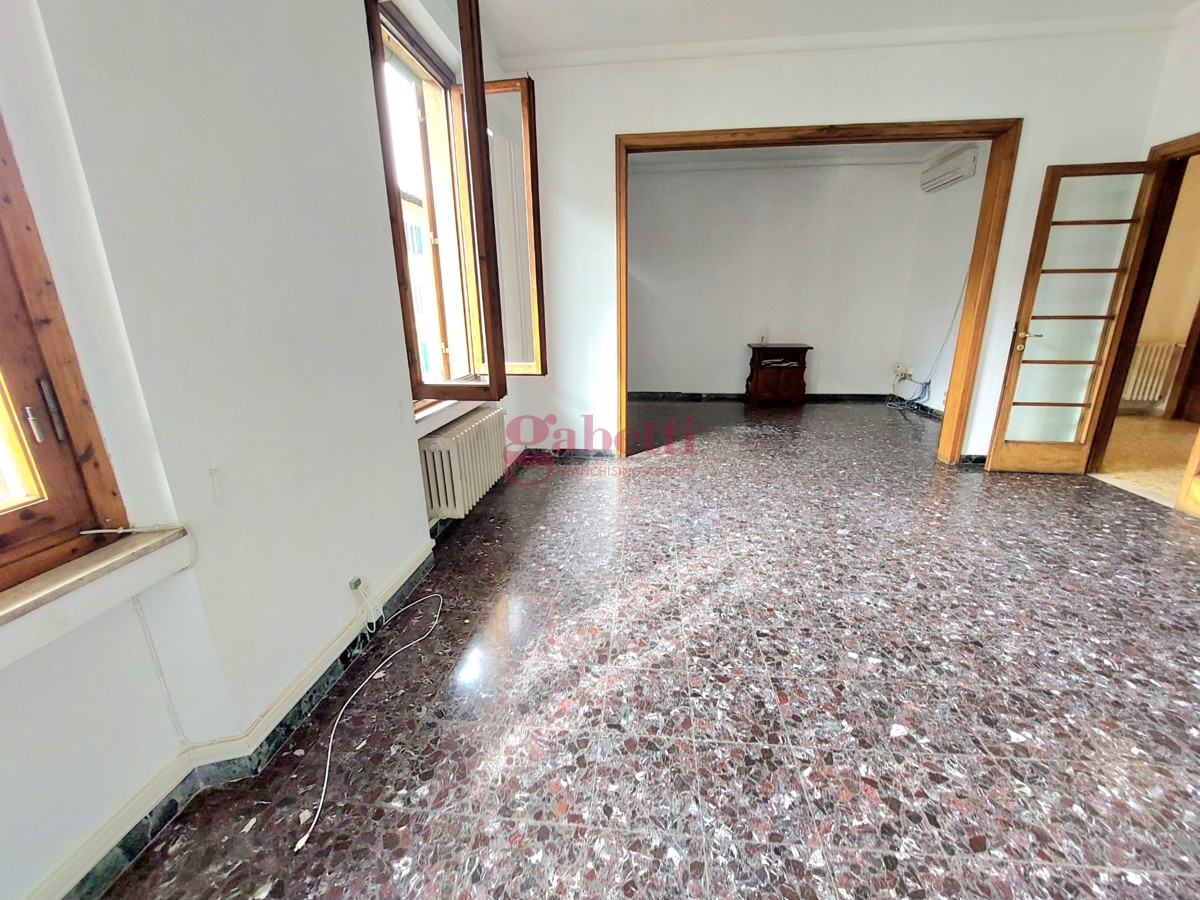 Foto 17 di 51 - Appartamento in vendita a Firenze