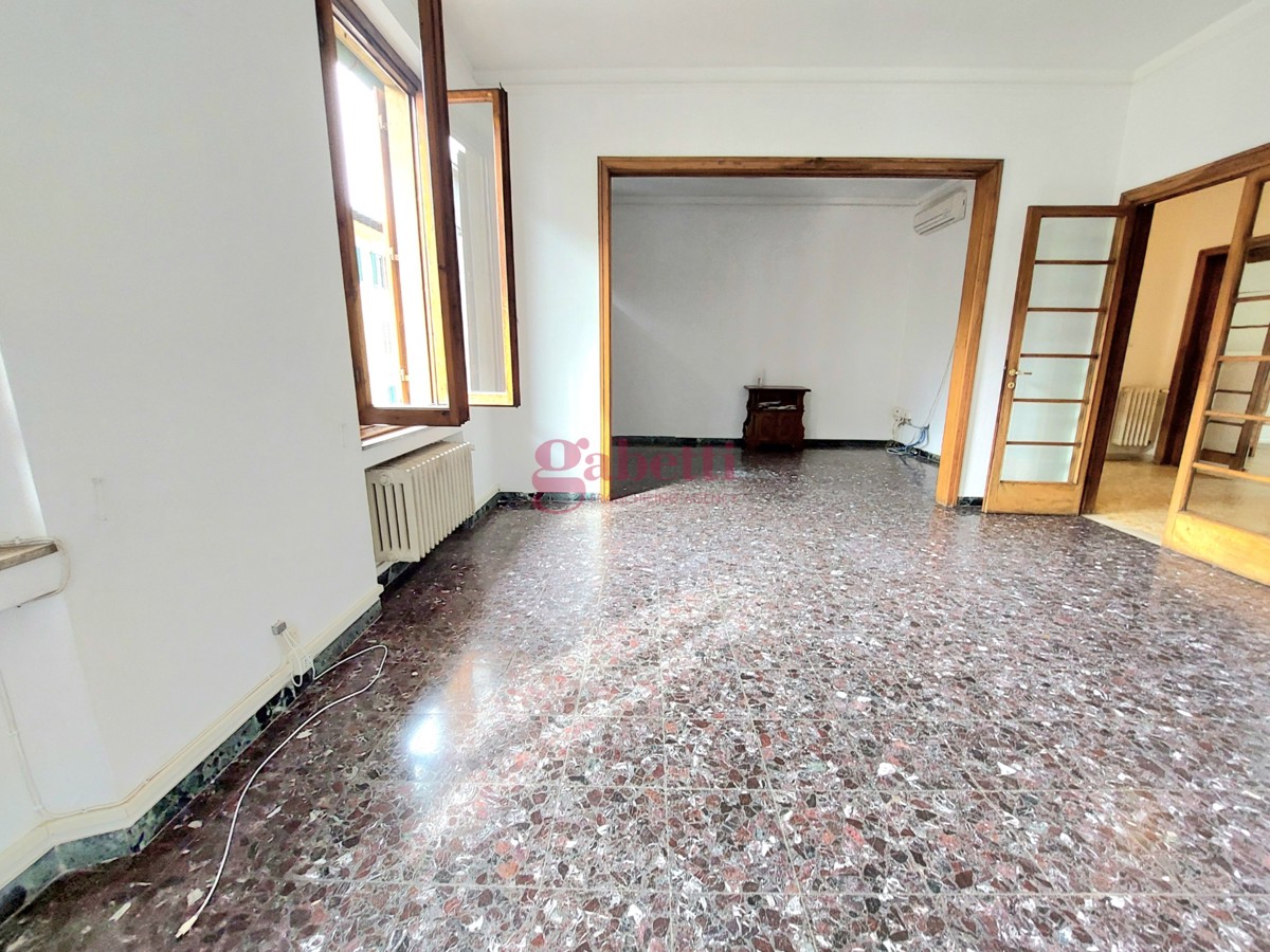Foto 19 di 51 - Appartamento in vendita a Firenze