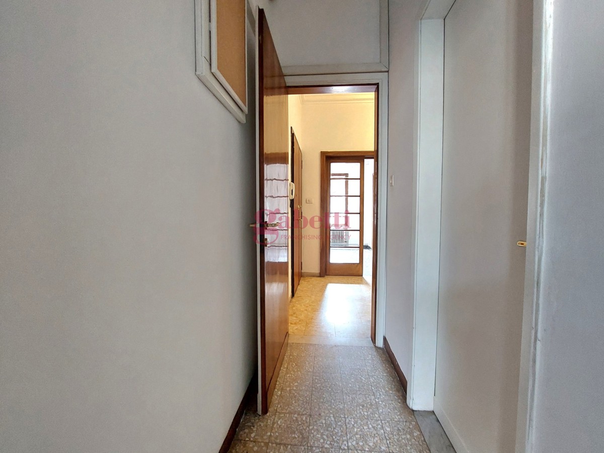 Foto 28 di 51 - Appartamento in vendita a Firenze