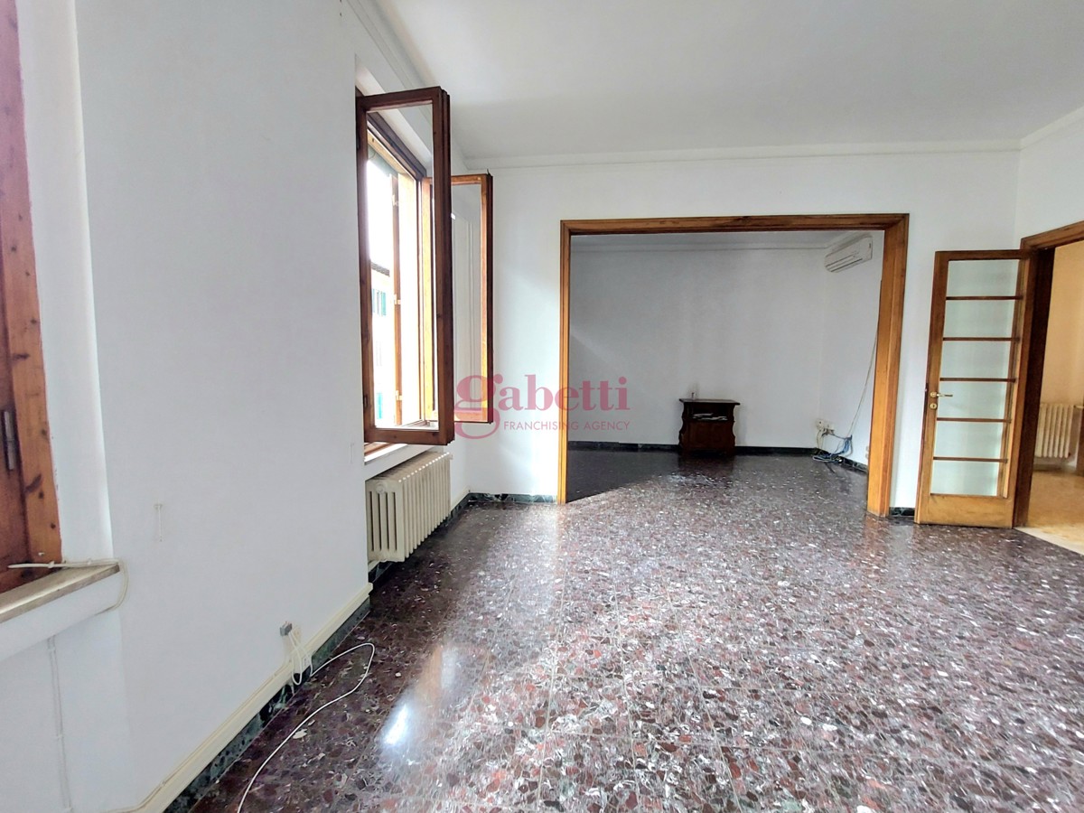 Foto 16 di 51 - Appartamento in vendita a Firenze