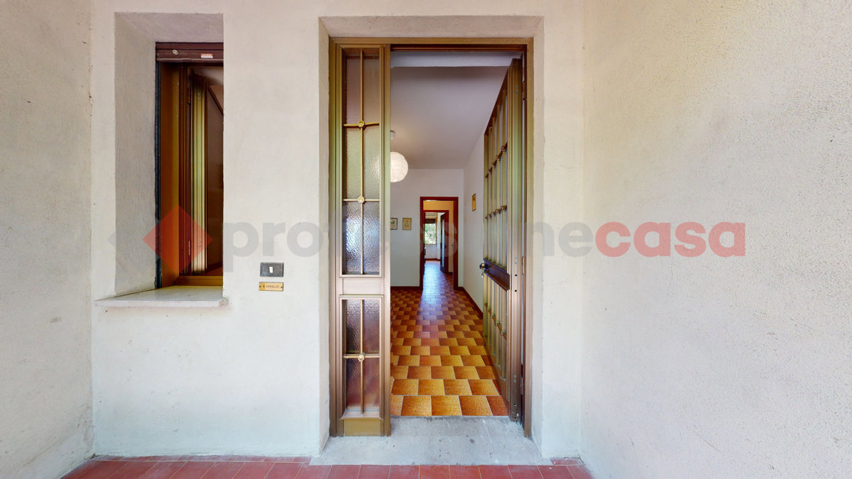 Foto 2 di 23 - Villa in vendita a Barga