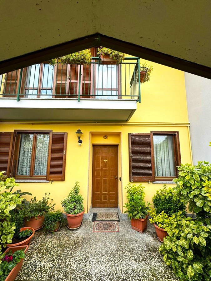 Foto 2 di 32 - Villa a schiera in vendita a Legnano