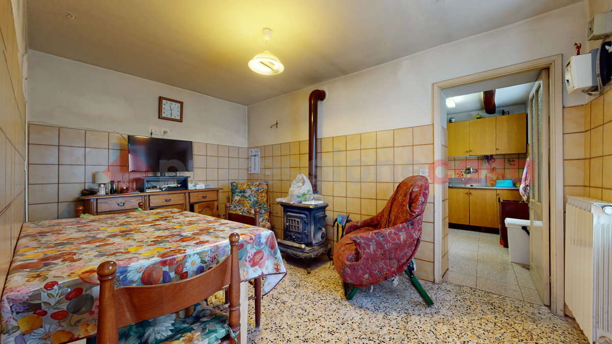 Foto 2 di 13 - Casa indipendente in vendita a Casola in Lunigiana