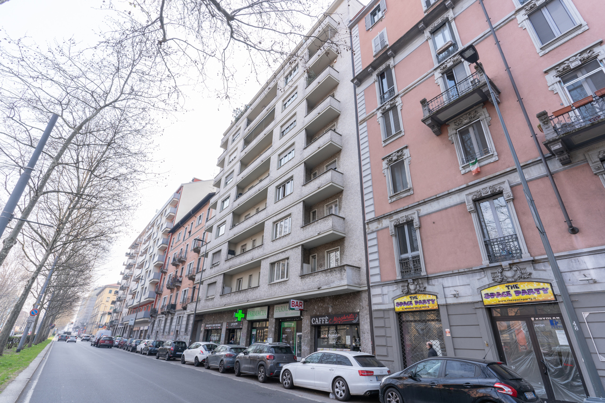 Foto 2 di 50 - Appartamento in vendita a Milano