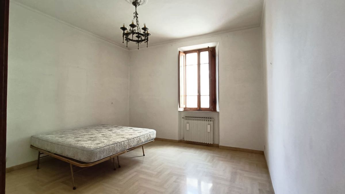 Foto 9 di 34 - Appartamento in vendita a Siena