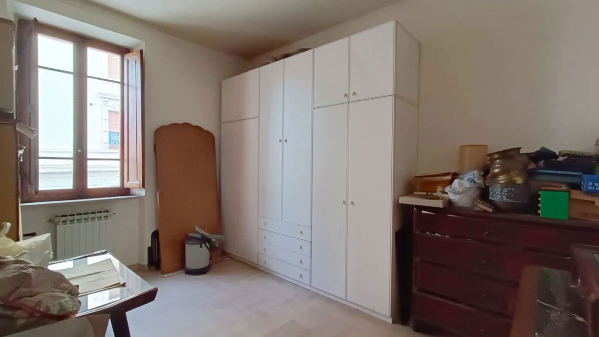 Foto 21 di 34 - Appartamento in vendita a Siena