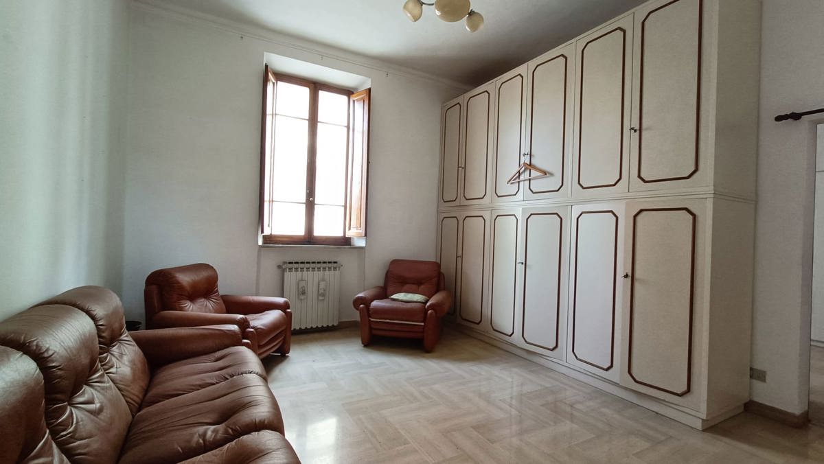 Foto 12 di 34 - Appartamento in vendita a Siena