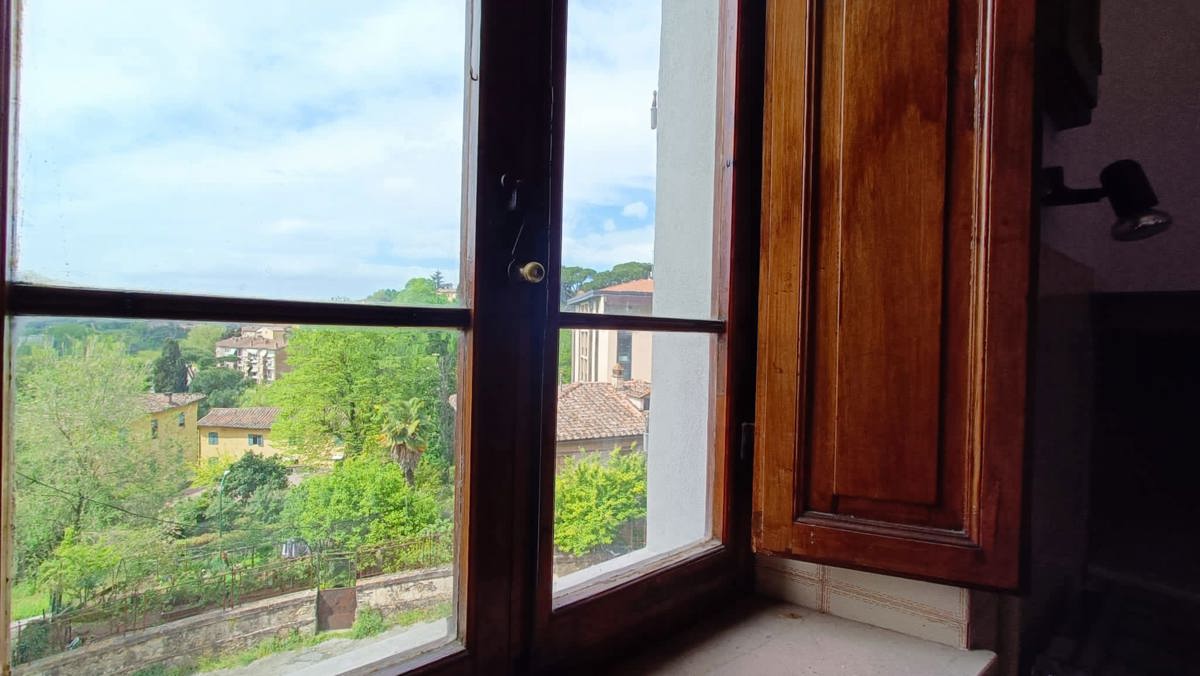 Foto 32 di 34 - Appartamento in vendita a Siena