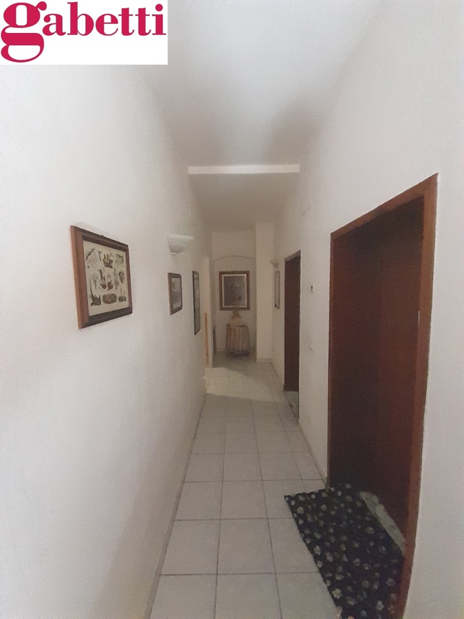 Foto 10 di 17 - Appartamento in vendita a Poggibonsi