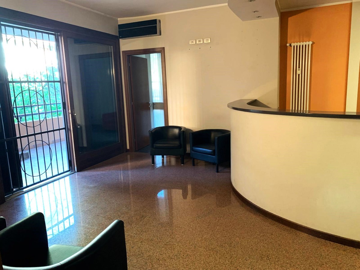 Foto 8 di 22 - Appartamento in vendita a Laveno-Mombello