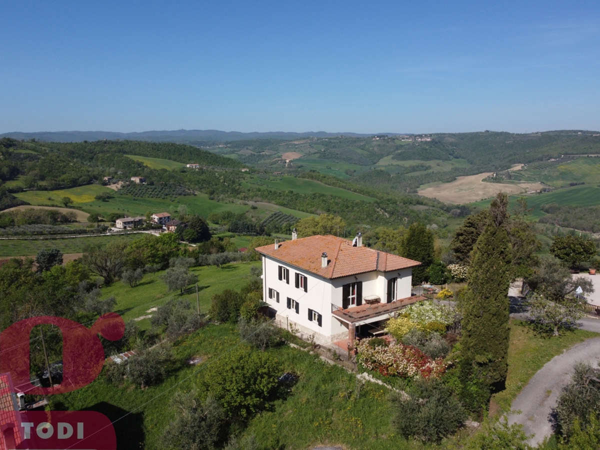 Foto 1 di 47 - Casa indipendente in vendita a Monte Castello di Vibio