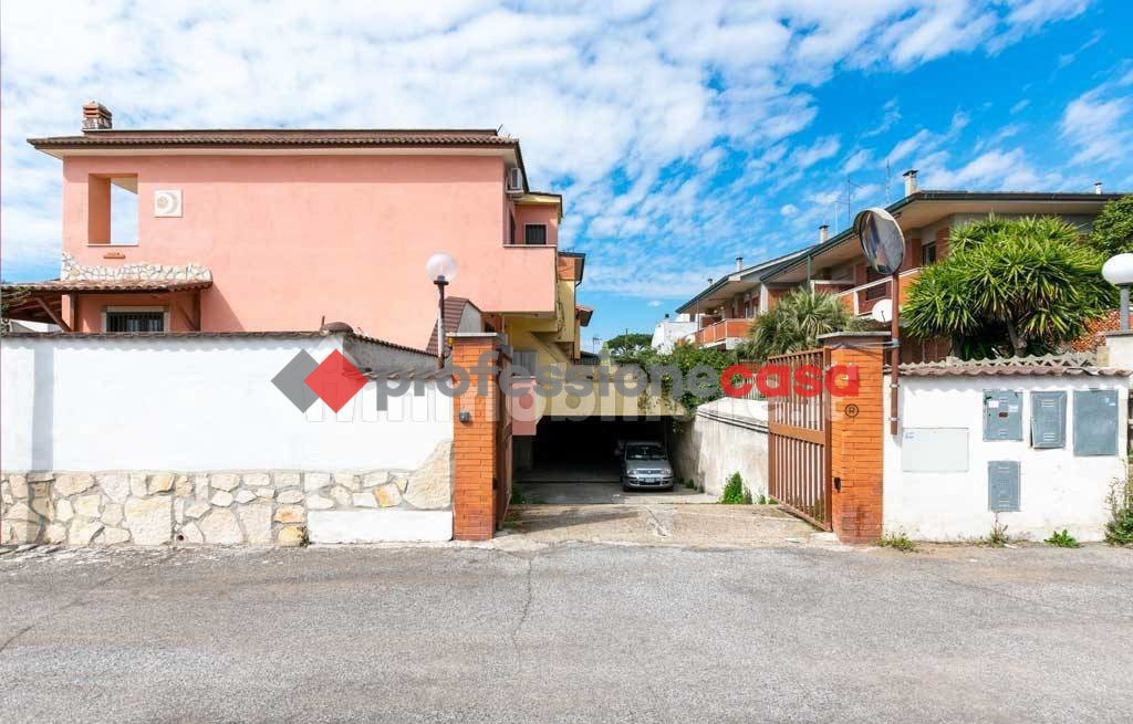 Foto 10 di 23 - Villa in vendita a Pomezia