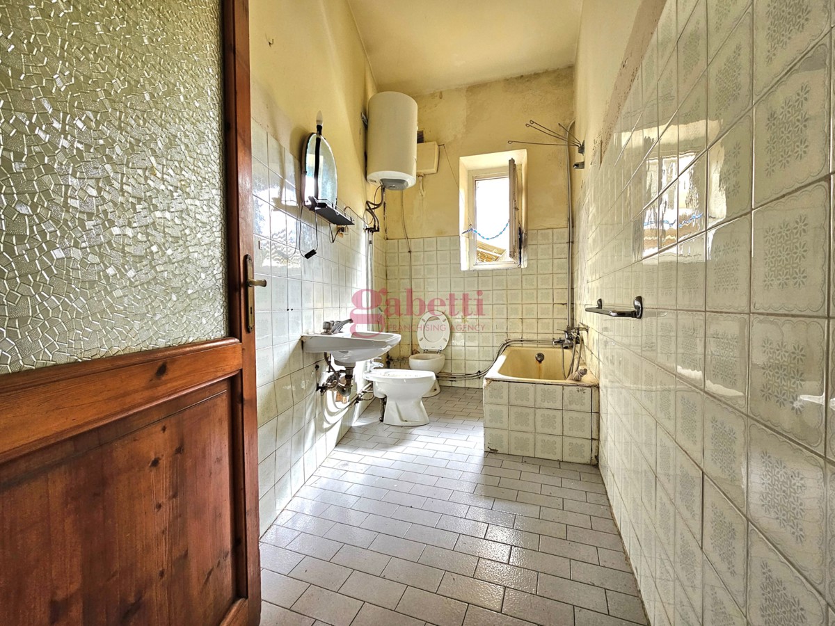 Foto 12 di 28 - Appartamento in vendita a Firenze