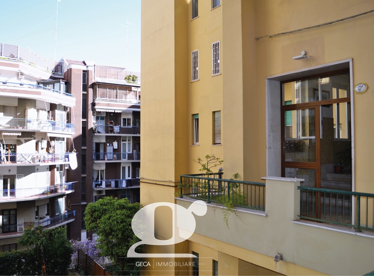 Foto 3 di 18 - Appartamento in vendita a Napoli