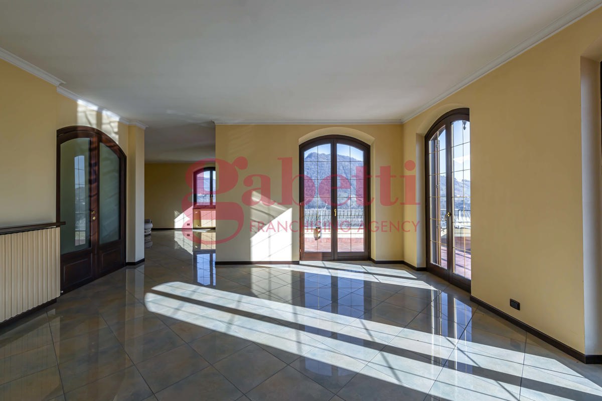 Foto 3 di 47 - Villa in vendita a Calco