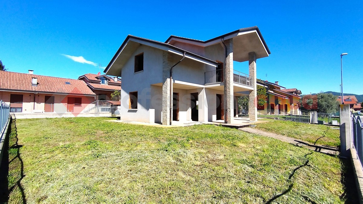 Foto 3 di 24 - Villa in vendita a Cumiana