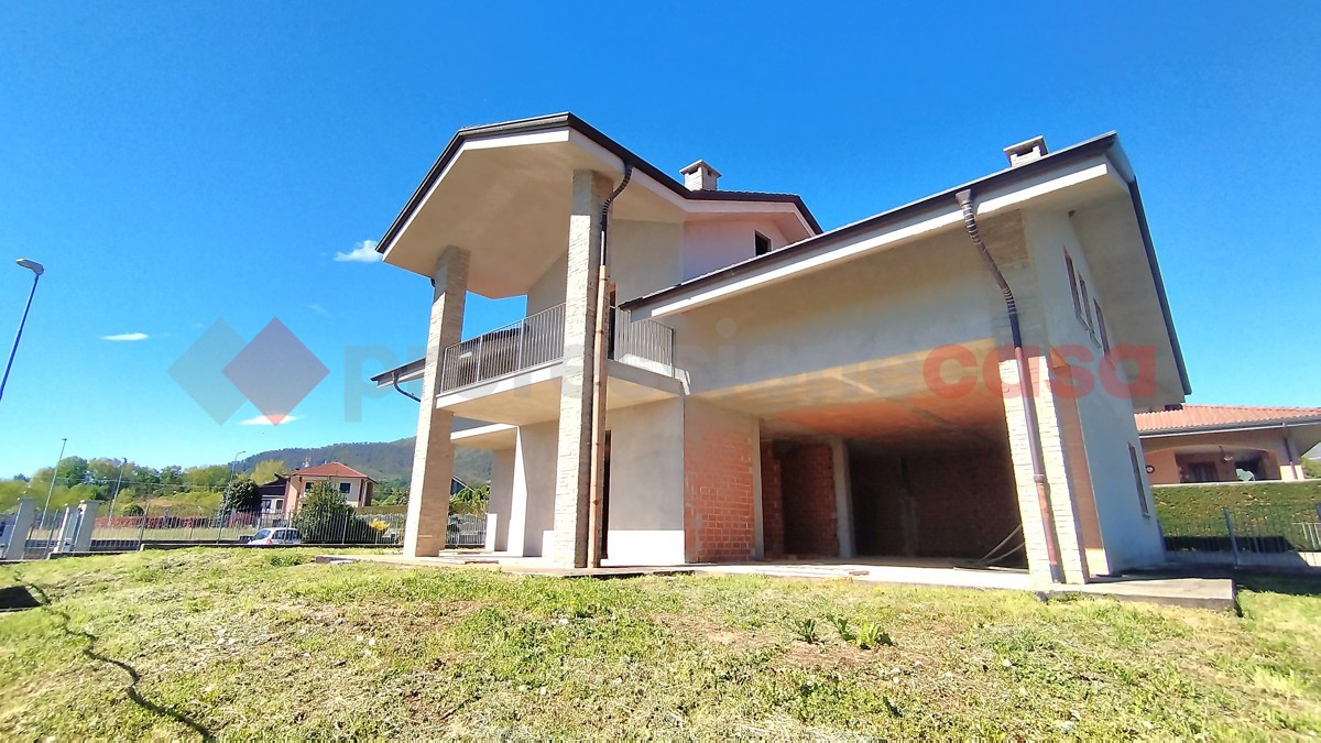 Foto 2 di 24 - Villa in vendita a Cumiana