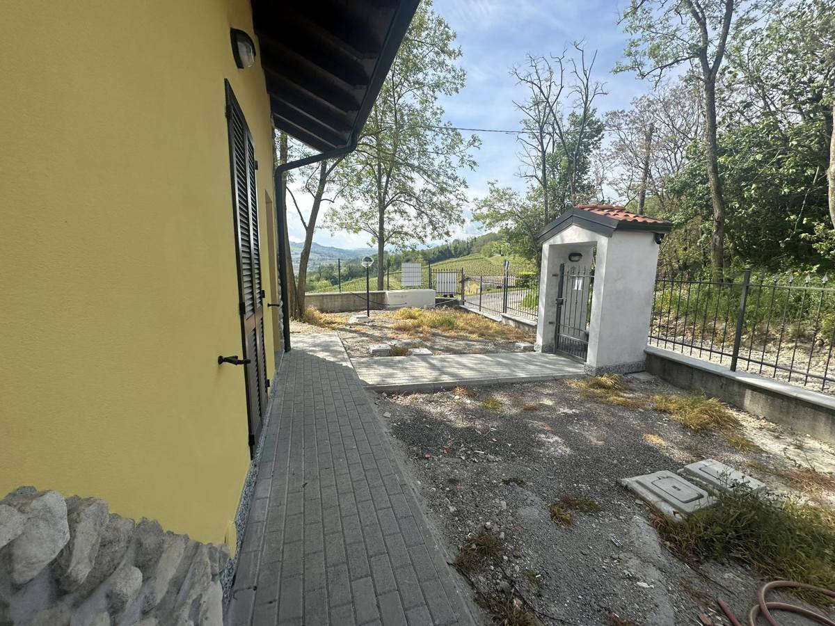 Foto 5 di 29 - Villa a schiera in vendita a Montecalvo Versiggia