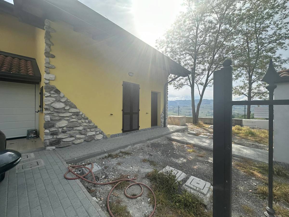 Foto 8 di 29 - Villa a schiera in vendita a Montecalvo Versiggia