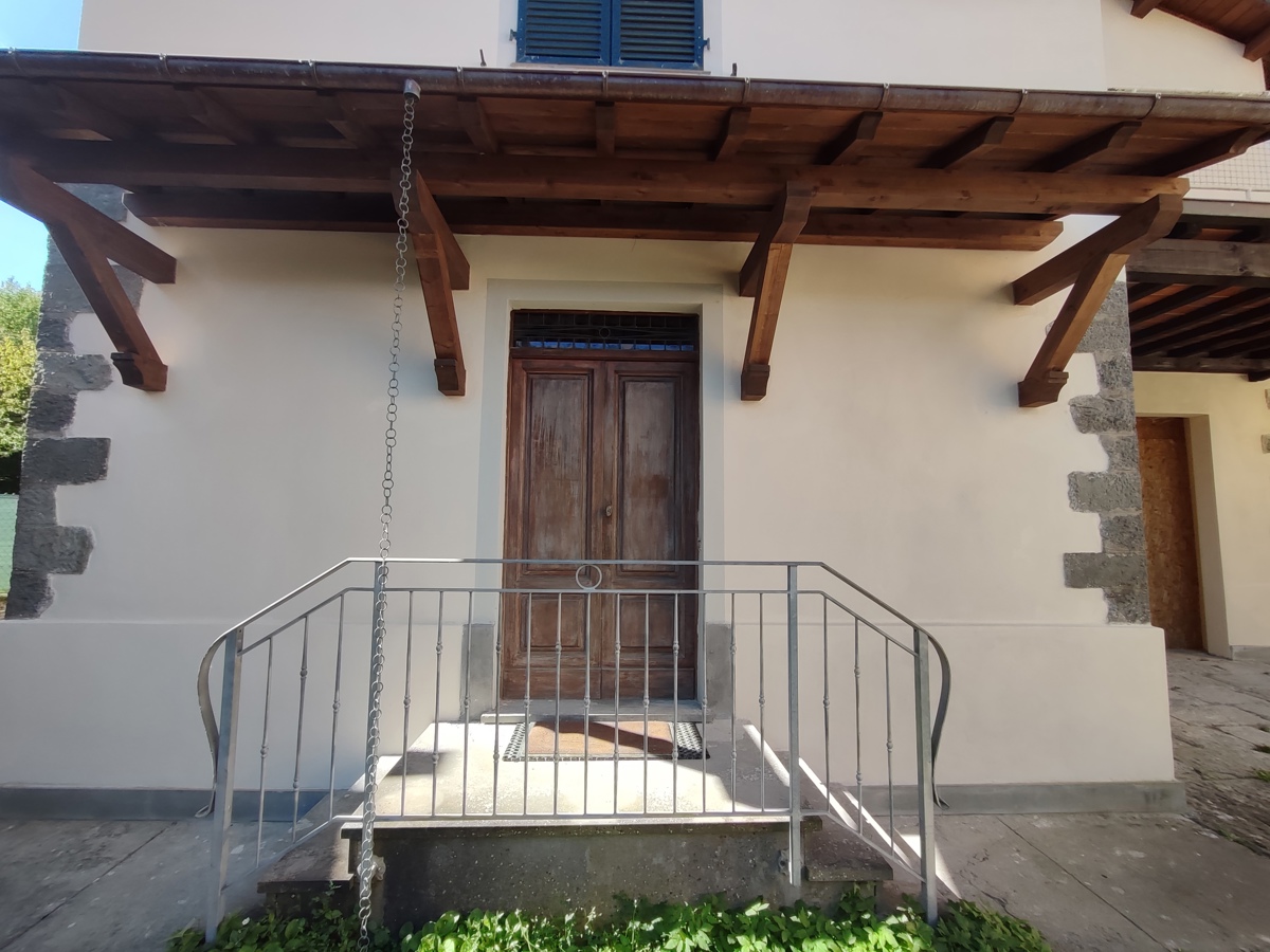 Foto 12 di 24 - Casa indipendente in vendita a Castelnuovo Garfagnana