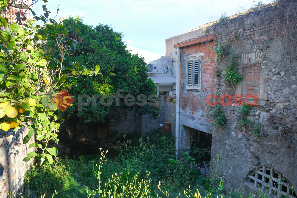 Foto 10 di 18 - Casa indipendente in vendita a Milazzo