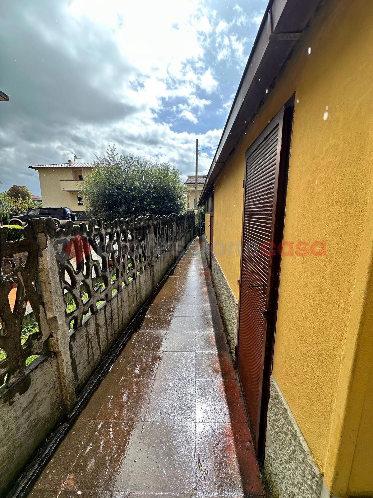 Foto 36 di 40 - Casa indipendente in vendita a Arezzo