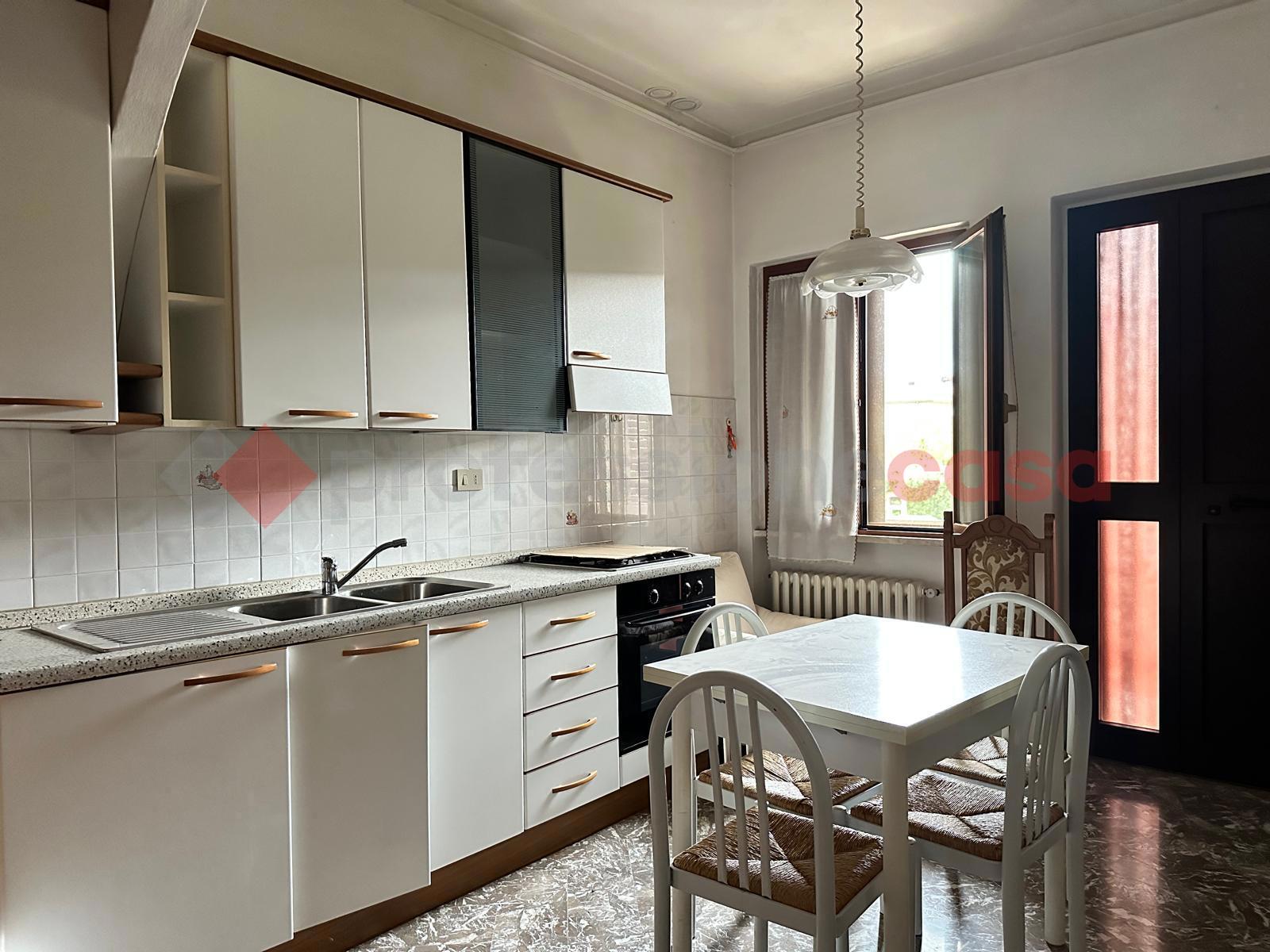 Foto 3 di 40 - Casa indipendente in vendita a Arezzo