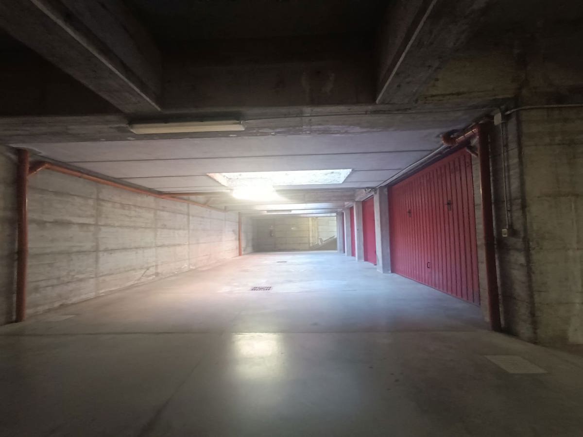 Foto 13 di 14 - Garage in vendita a Milano