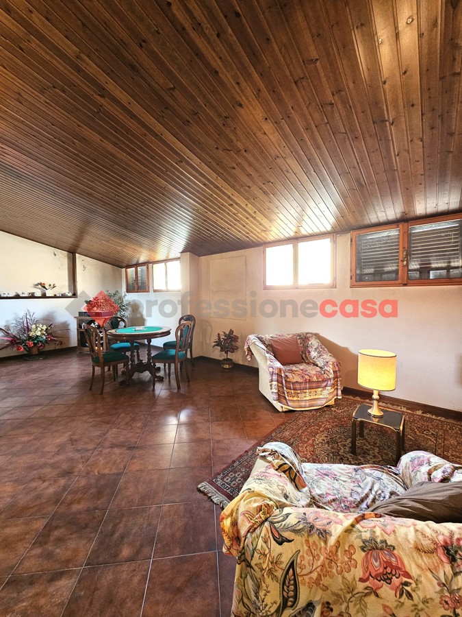 Foto 5 di 39 - Casa indipendente in vendita a Montalcino