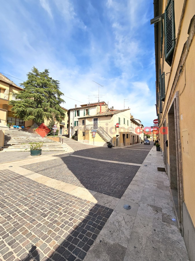 Foto 28 di 39 - Casa indipendente in vendita a Montalcino