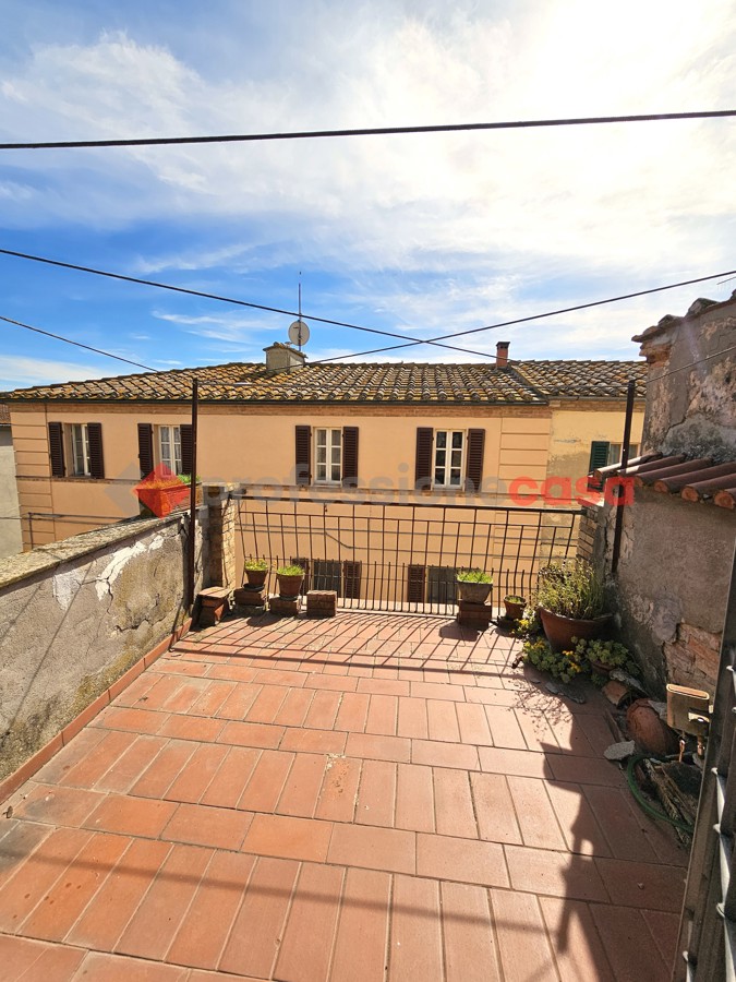 Foto 25 di 39 - Casa indipendente in vendita a Montalcino