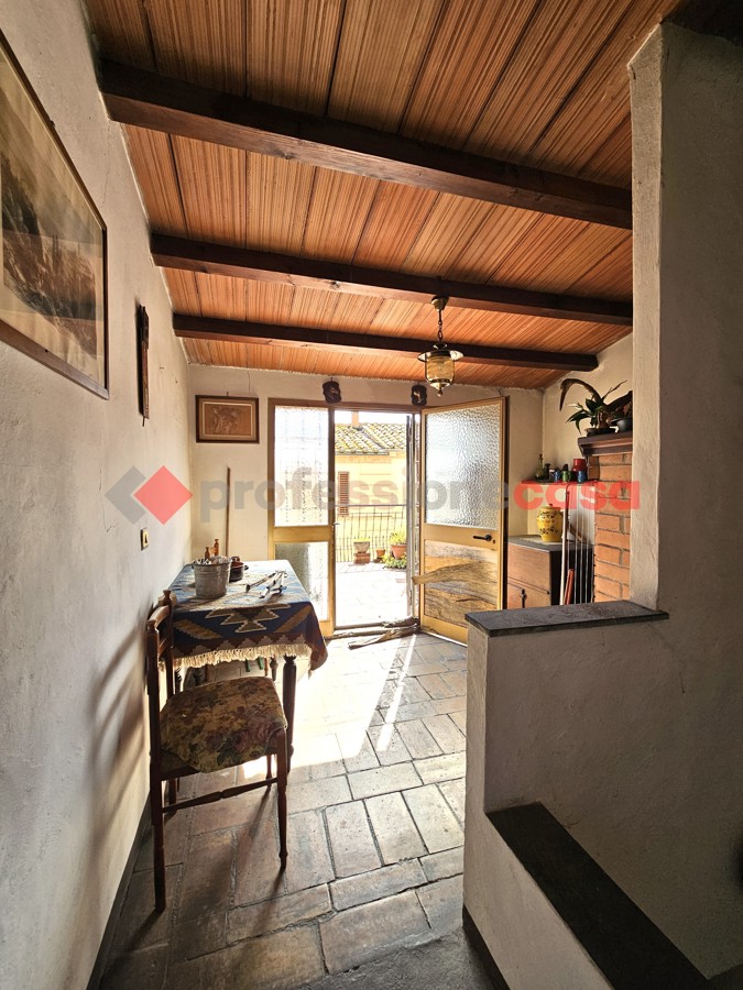 Foto 24 di 39 - Casa indipendente in vendita a Montalcino