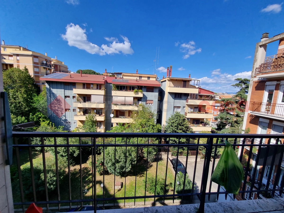Foto 14 di 30 - Appartamento in vendita a Roma