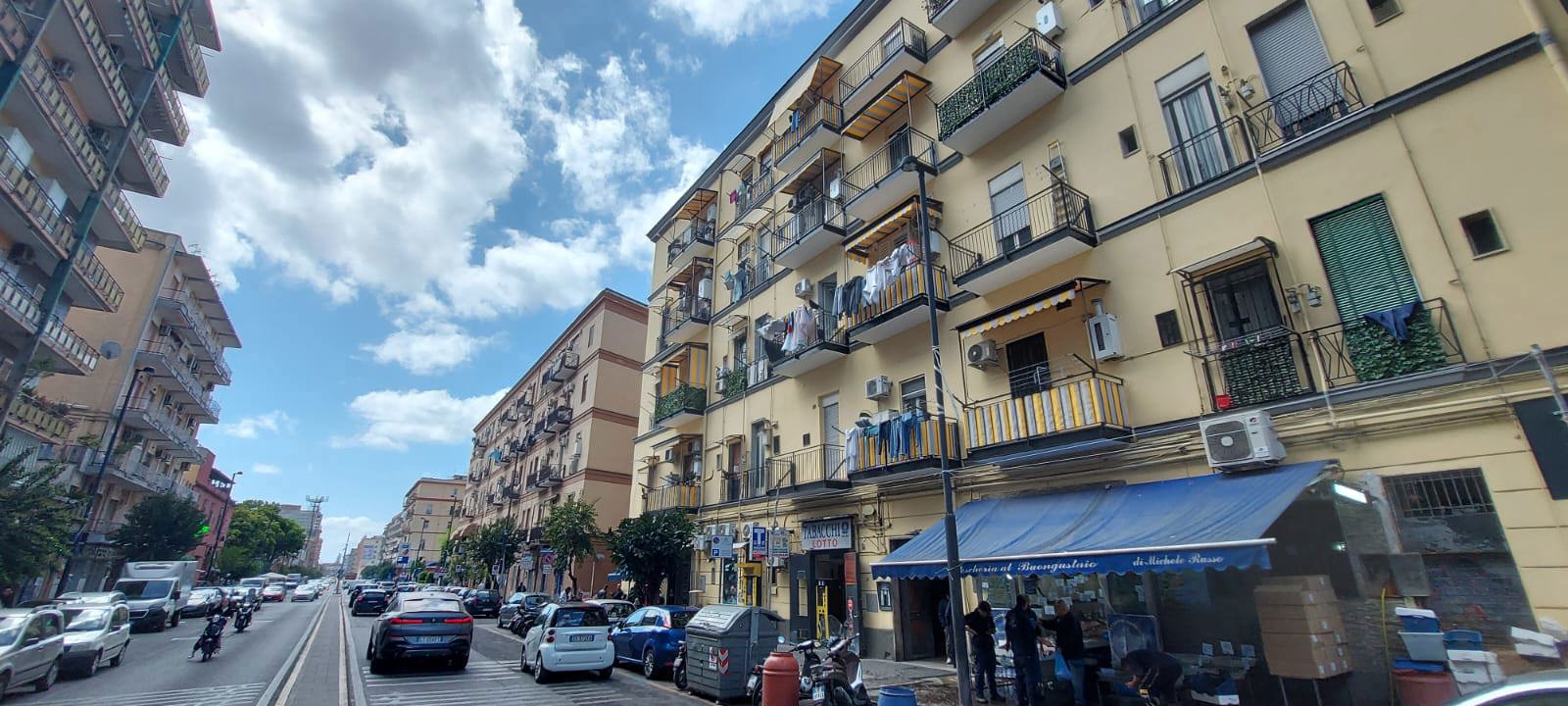 Foto 1 di 27 - Appartamento in vendita a Napoli