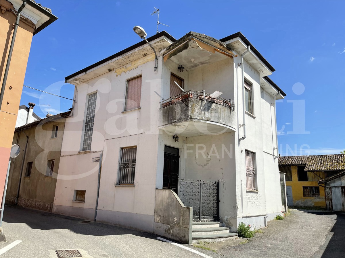 Villa in vendita a Mortara (PV)