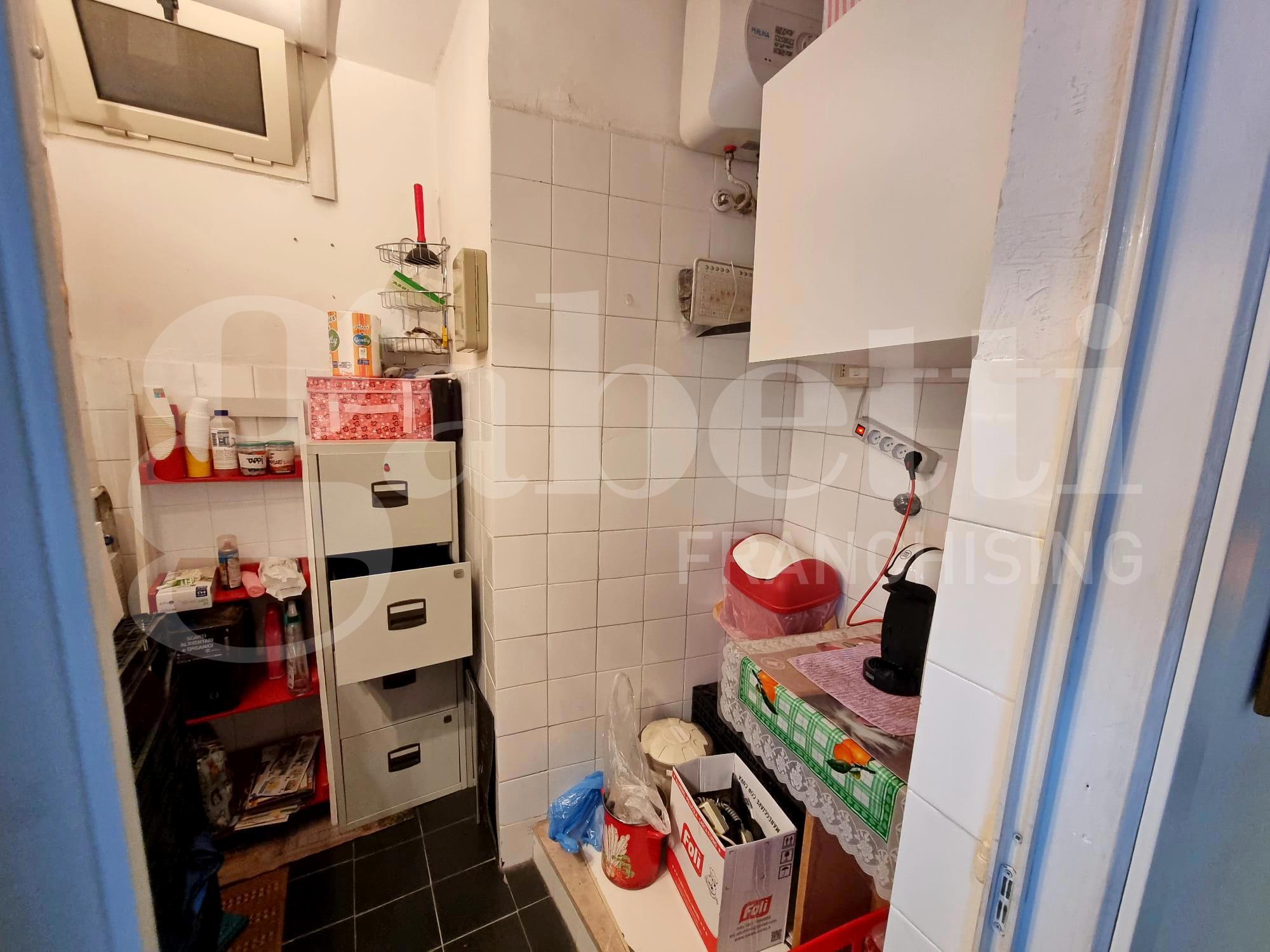 Foto 46 di 50 - Appartamento in vendita a Roma